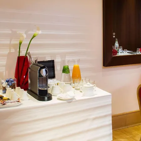 Hotel Radisson Blu Champs-elysées, París
