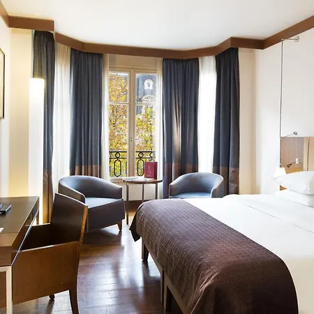 Hotel Radisson Blu Champs-elysées, París