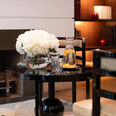 Hotel Radisson Blu Champs-elysées, 5*