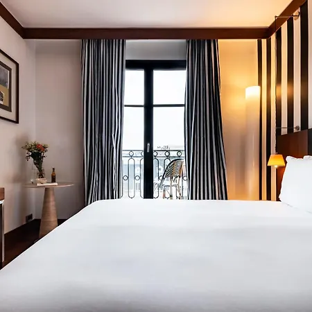 Hotel Radisson Blu Champs-elysées, París