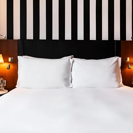 Radisson Blu Champs-elysées, Hotel 5*