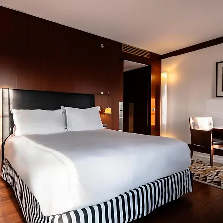 Radisson Blu Champs-elysées, París