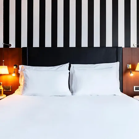 Radisson Blu Champs-elysées, Hotel 5*