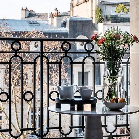 Hotel Radisson Blu Champs-elysées, 5*