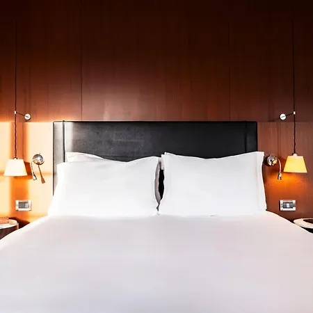 Radisson Blu Champs-elysées, 5*