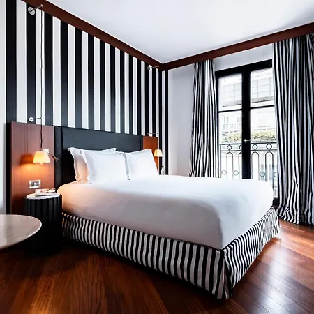 Radisson Blu Champs-elysées, París