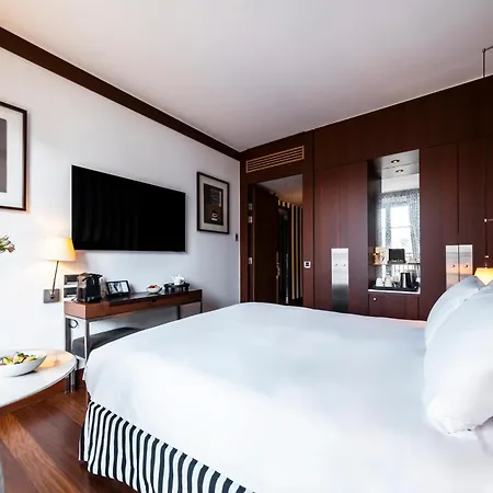 Radisson Blu Champs-elysées, 5* París