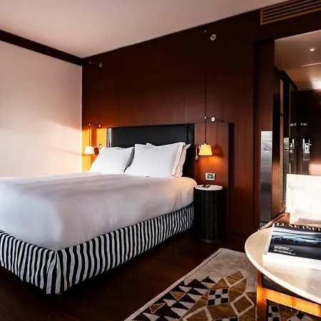 Radisson Blu Champs-elysées, París