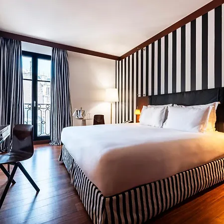Radisson Blu Champs-elysées, Hotel 5*