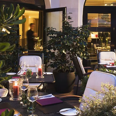 Hotell Grand Champs-elysees 5*