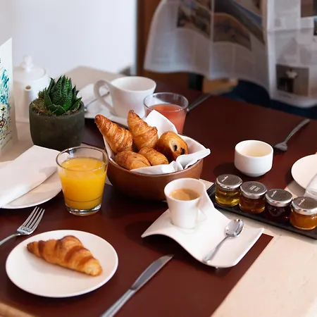 Radisson Blu Champs-elysées, Parigi