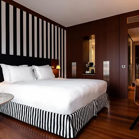 Hotel Radisson Blu Champs-elysées,
