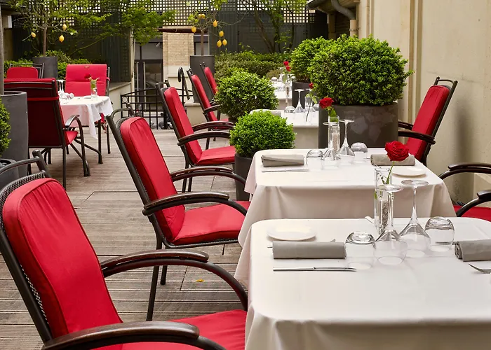 Grand Champs-elysees Отель